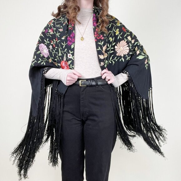 Vintage Piano Shawl Embroidered Floral Silk Fringe Witchy Boho Bohemian Manila - Picture 3 of 14